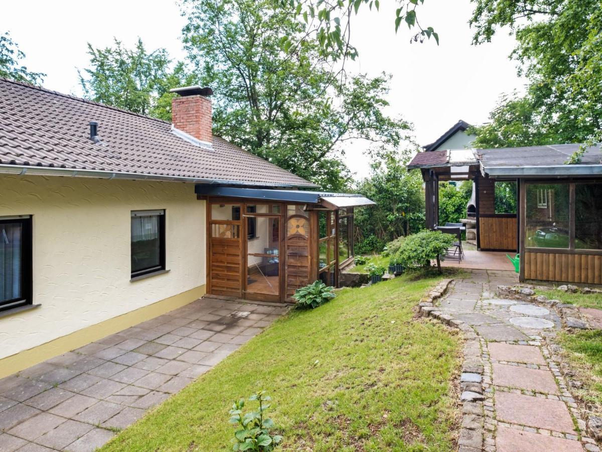 Idyllic Bungalow In Feusdorf With Forest View Habitación foto
